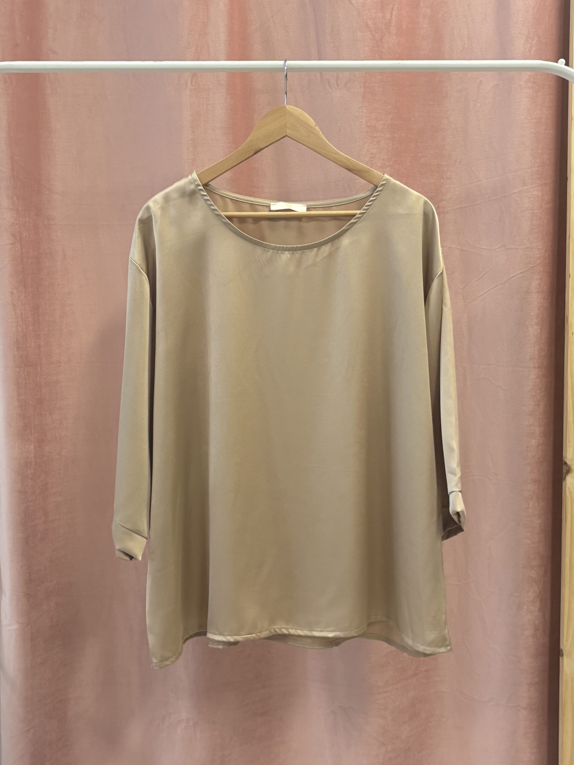 IMG_3917 Camiseta Saten Curvy - Imagen 1