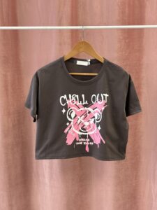 Camiseta Crop Chill Out - Imagen 3