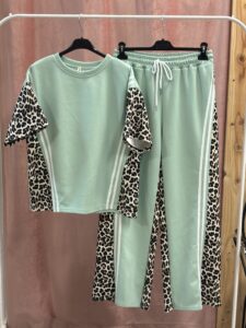 Conjunto Deportivo Leopardo Colores Pequeño - Imagen 4