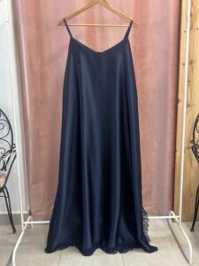 Vestido Saten Encaje Curvy - Imagen 4