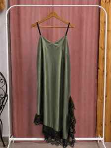 Vestido Saten Asimetrico Trendy - Imagen 7