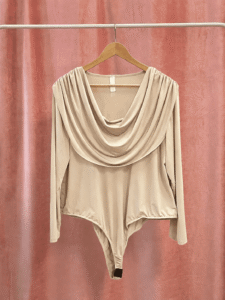 Body Cuello Drapeado Curvy - Imagen 3