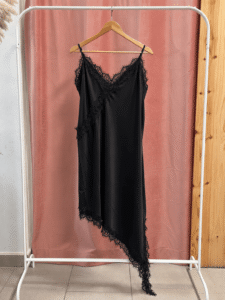 Vestido Saten Lencero Asimetrico Curvy - Imagen 2
