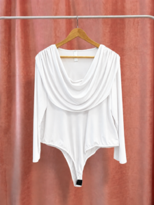 Body Cuello Drapeado Curvy - Imagen 7