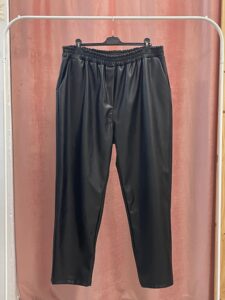 Pantalon Trendy Polipiel Curvy - Imagen 2